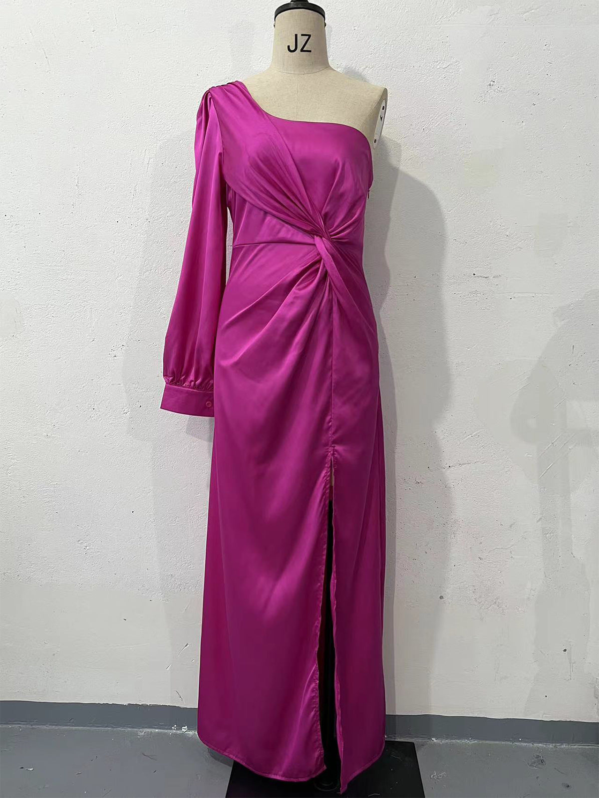 One-Shoulder Split Long Dress – Elegant Socialite Style