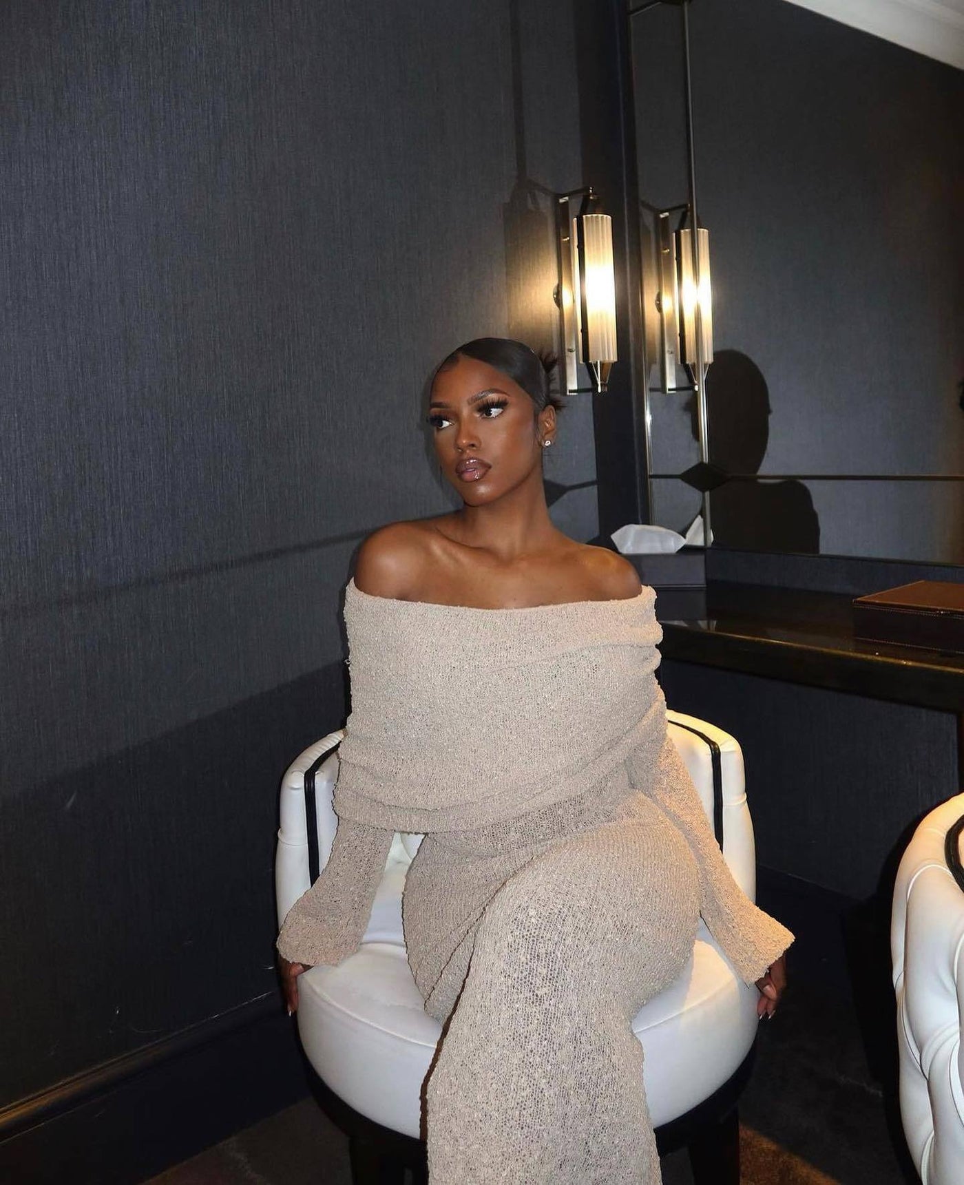 New One-shoulder Knitted Long-sleeved Dress